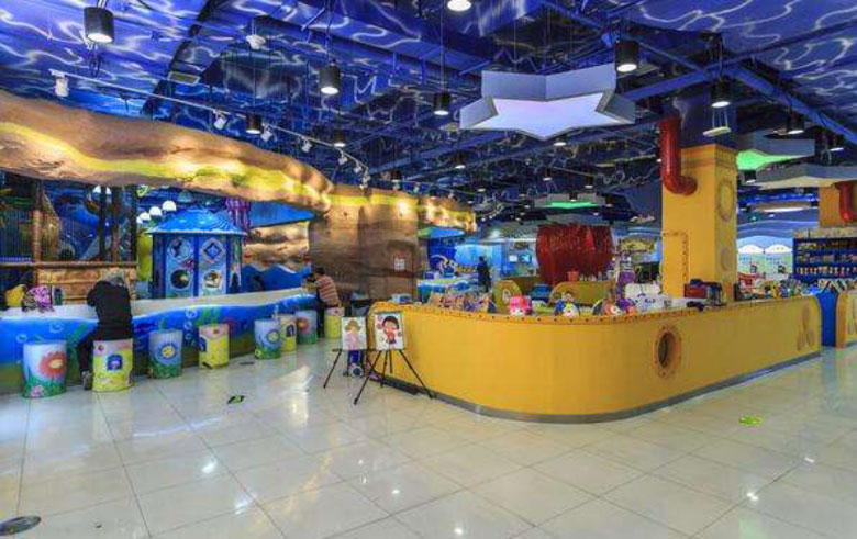 傳統(tǒng)商場兒童娛樂區(qū)
