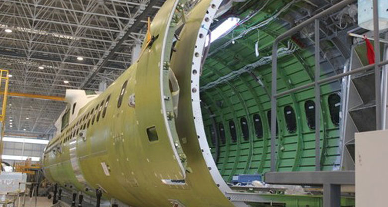 環(huán)氧彩砂地面工程11000㎡-沈陽(yáng)沈飛工業(yè)集團(tuán)環(huán)氧彩砂地坪項(xiàng)目