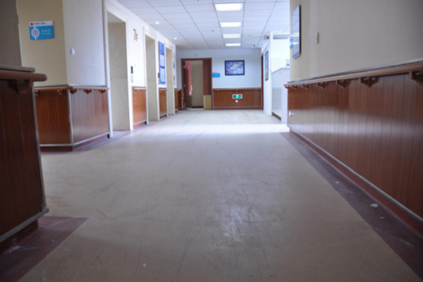 用什么涂料可以給塑膠地板翻新?塑立得回答你