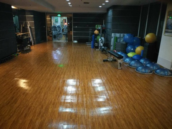 實(shí)木復(fù)合地板翻新后