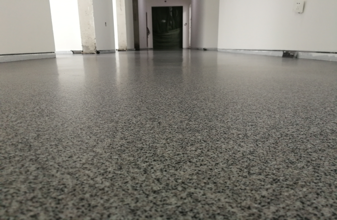 為什么環(huán)氧磨石地面施工要選擇專業(yè)的施工團隊
