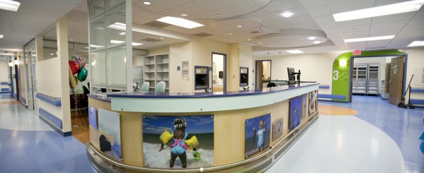 醫(yī)院墻地一體效果