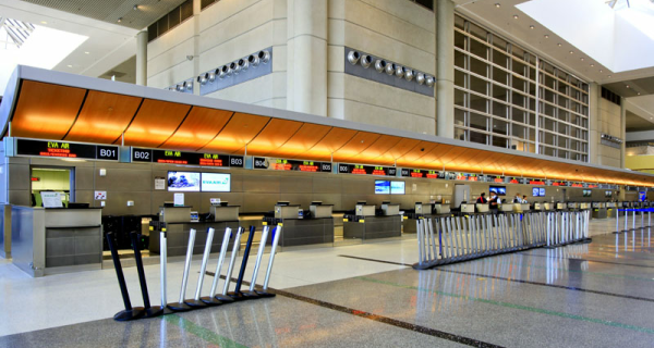 機(jī)場(chǎng)車站