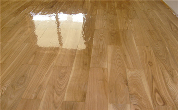 家裝地板清潔很費力?塑立得簡單易清潔!