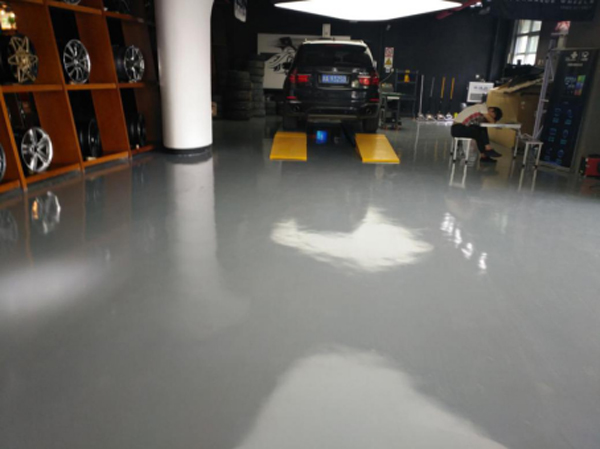 水泥基地面開裂翻新后