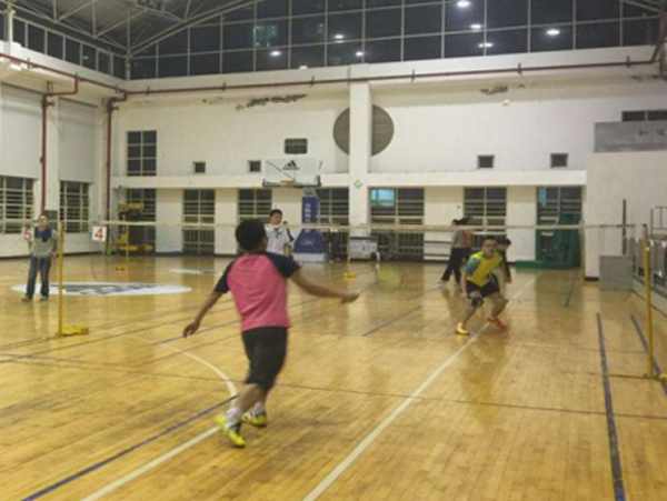 老舊體育館地面如何快速翻新（一招搞定）?-航特地坪漆