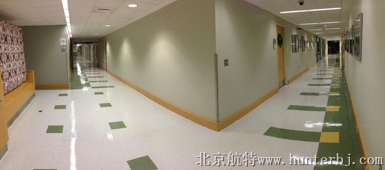 塑立得面涂具有優(yōu)良的保護(hù)性和裝飾性，可長期保持PVC地板表面的鮮映性